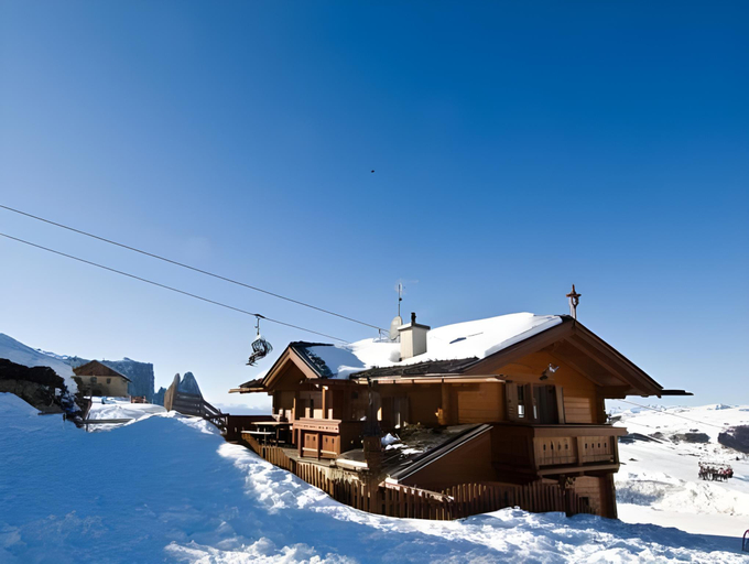 Exterior & Views 1, Hotel Goldknopf, Bolzano