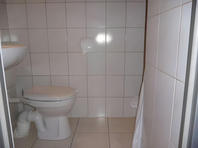 Bathroom 5, Hotel Zum Großen Krug, Aurich