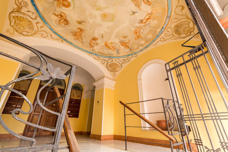 Others 4, Suite Royal, La Spezia