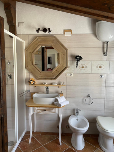 Bathroom 3, Borgo Patierno Agristor Country House, Caserta