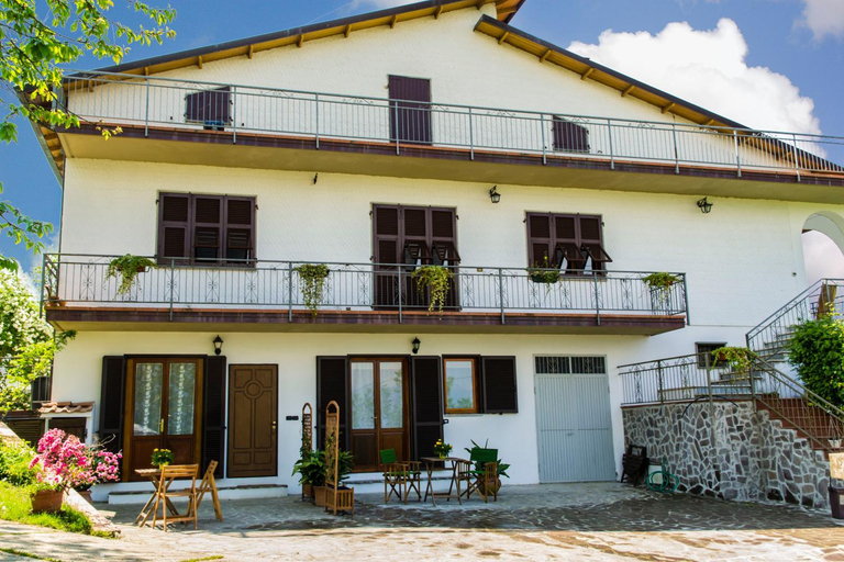 Exterior 8