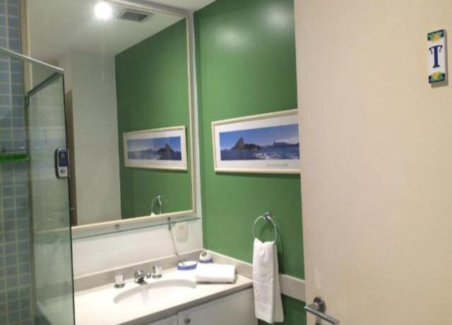 Bathroom 3, South Beach Vista Mar Apartamentos, Rio de Janeiro