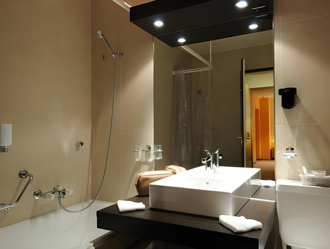 Bathroom 5, Grand Hotel des Bains, Saint-Maurice
