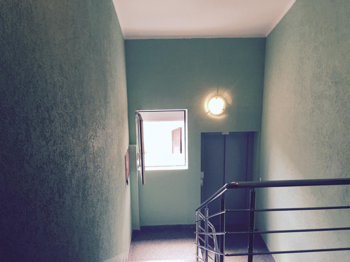 Others 5, Apartmani Jovan