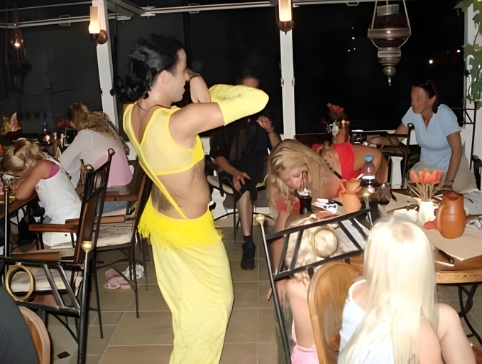 Food & Drinks