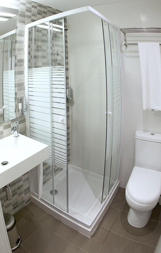 Bathroom 5, Hotel BestPrice Diagonal, Barcelona