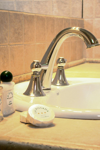 Bathroom 4, La Posada Hotel, Pinamar