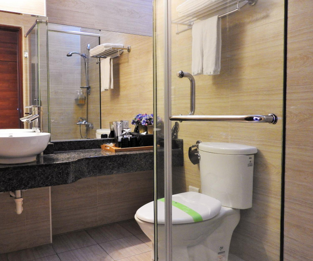 Bathroom 2, Hai Yuansu 178, Hualien