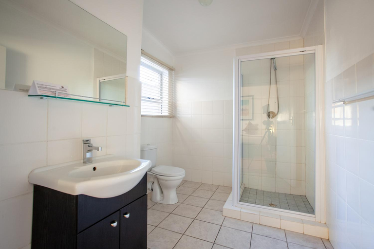 Bathroom 4, Inverdoorn Game Reserve, Cape Winelands