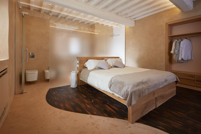 Bedroom 30