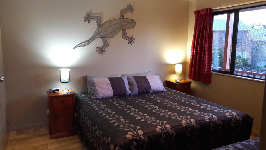 Others 3, Serenity Motels, Timaru