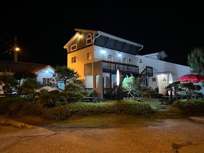 4, Taean (Anmyeondo) 2N2 Pension, Taean
