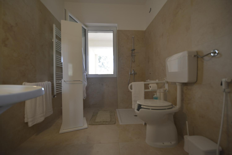 Bathroom 4, B&B dei Ciclopi, Lecce