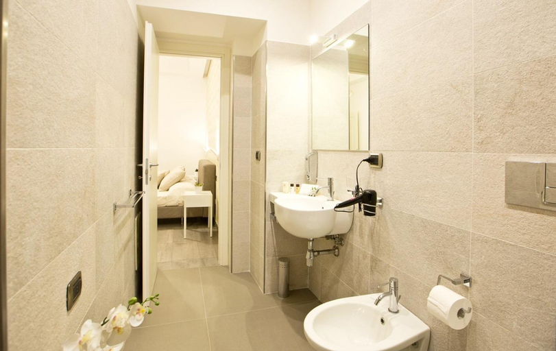 Others 3, Parthenope Suite, Napoli