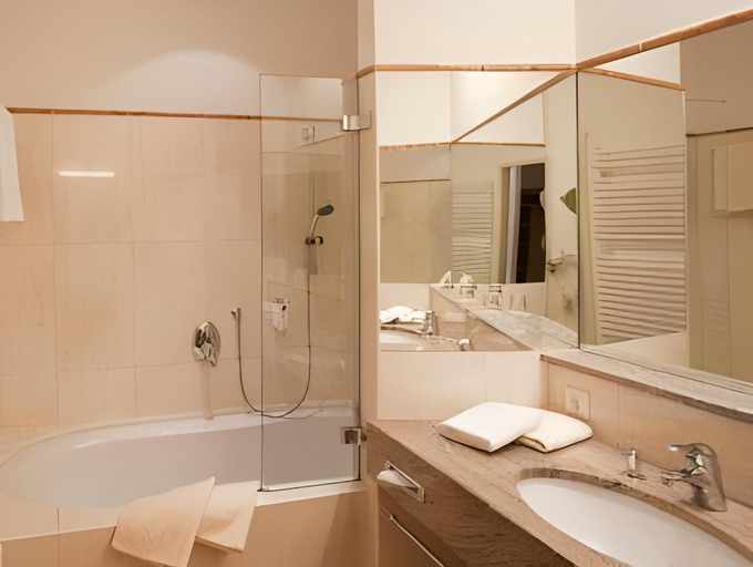 Bathroom 5, Ayurveda Resort MANDIRA, Hartberg-Fürstenfeld