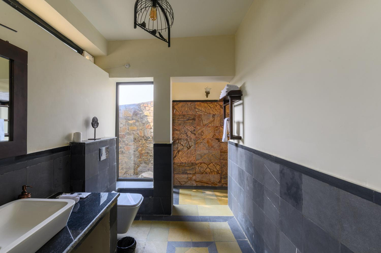 Bathroom 3, Little Affair, Alwar
