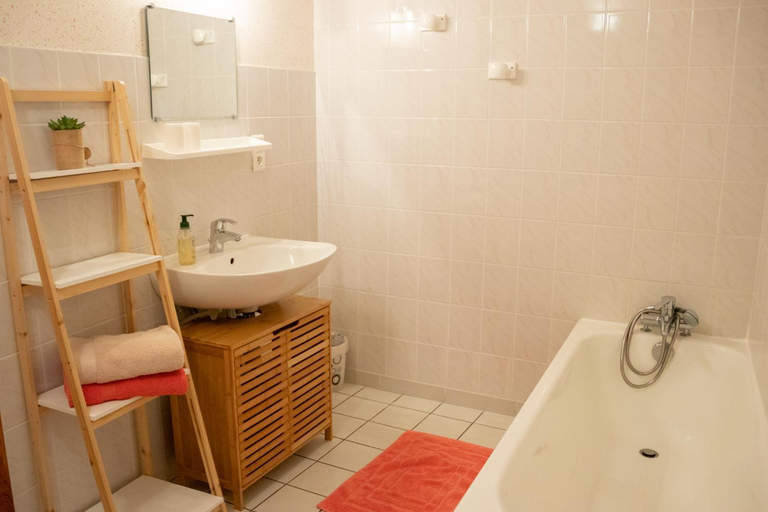 Bathroom 3, L'Abri du Berger, Puy-de-Dôme