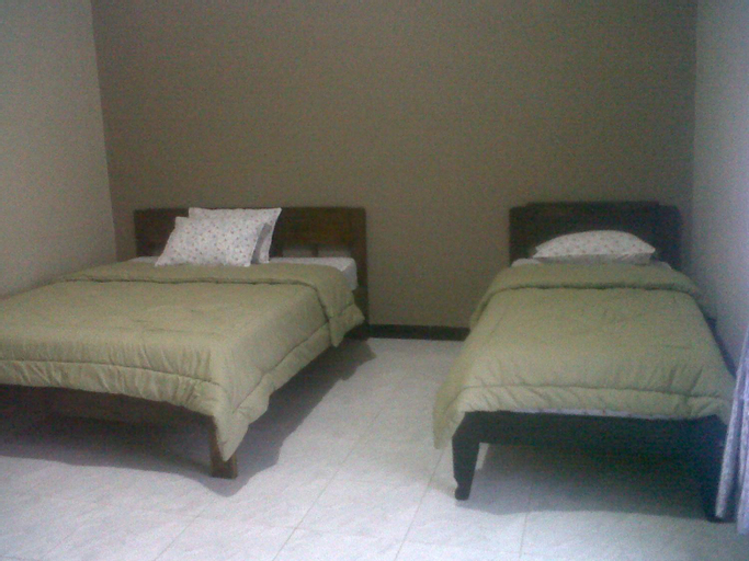 Bedroom 2, Cinnamon Guest House, Ngada