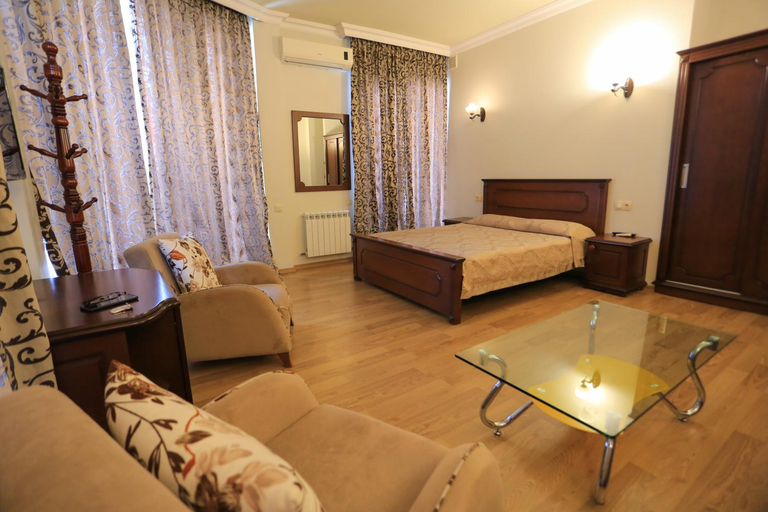 Bedroom 2, Eiffel Hotel, Batumi