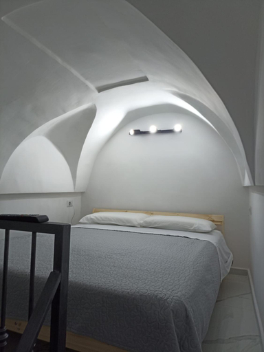 Others 3, Dana house, Napoli