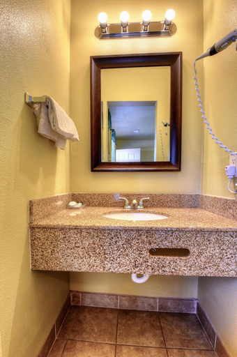 Bathroom 2, Bayside Inn, Monterey