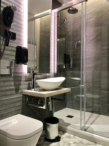 Bathroom 4, Hostal Anta N Marta N, Madrid