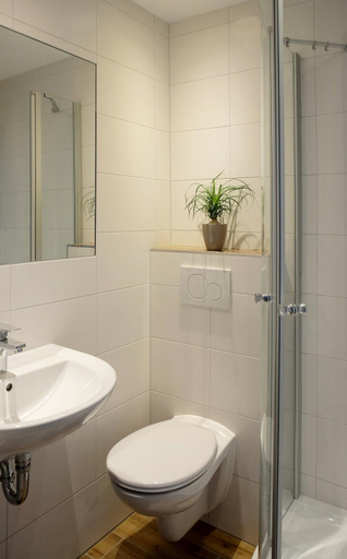 Bathroom 3, Landgasthaus Hoffmann, Eifelkreis Bitburg-Prüm