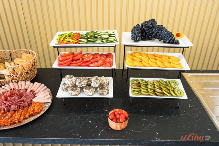 Food & Drinks 5, Mosta Stays
