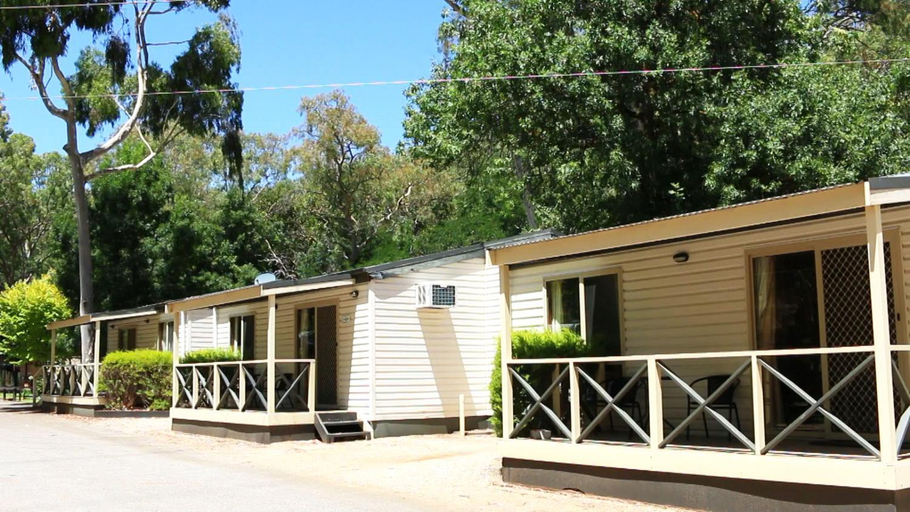 Exterior 4