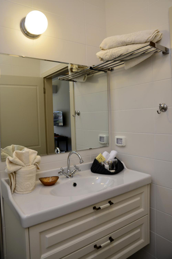 Bathroom 2, HaBaronit, Marjaayoun