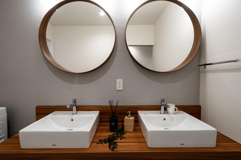 Bathroom 12