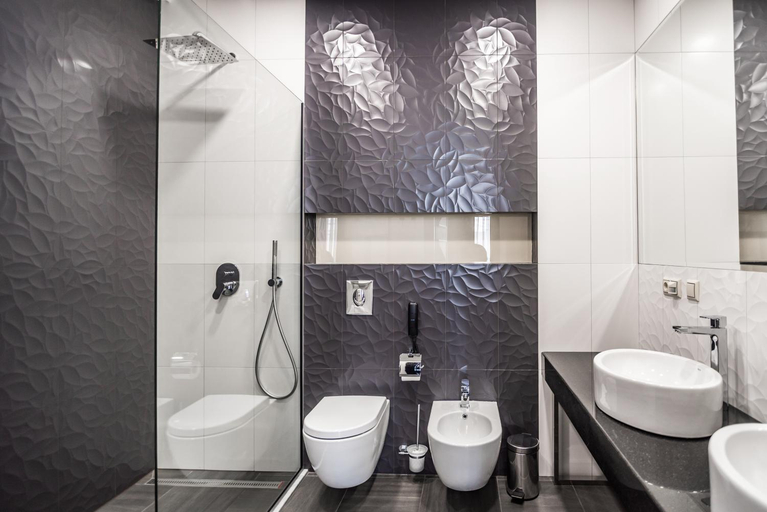 Bathroom 4, Grand Hotel Roxolana, Ivano-Frankivs'ka