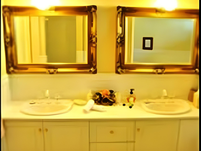 Bathroom 2, Lanterns Retreat, Busselton