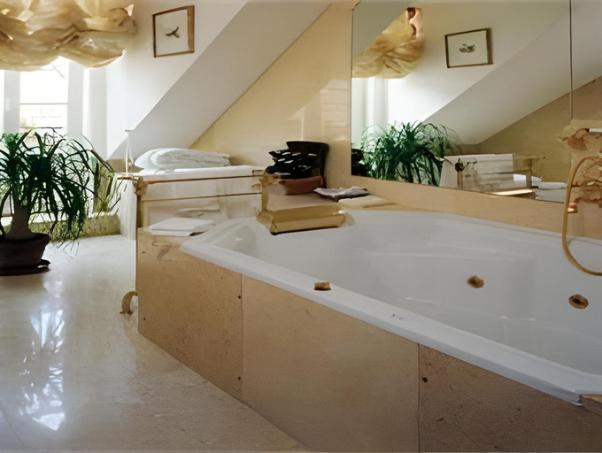 Bathroom 5, Relais & Chateaux Stikliai Hotel, Vilniaus
