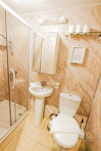 Bathroom 4, Balmore Guest House, Edinburgh
