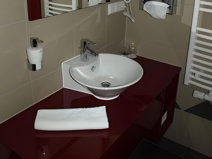 Bathroom 2, Hotel & Restaurant Waldschlosschen, Ostprignitz-Ruppin