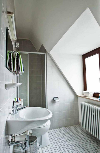 Bathroom 4, Hotel Barbarossa Garni, Würzburg