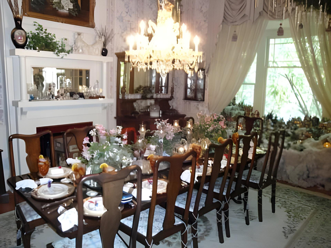Others 4, 2439 Fairfield "A Bed and Breakfast", Caddo