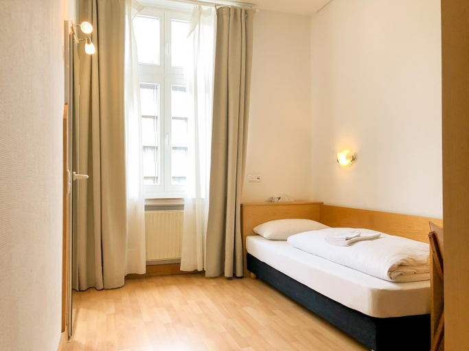 Bedroom 2, Hotel Moon, Düsseldorf