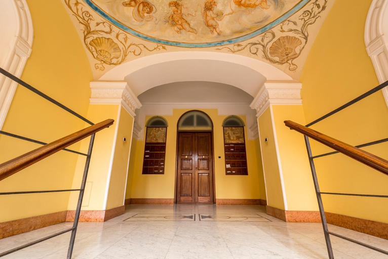 Others 5, Suite Royal, La Spezia