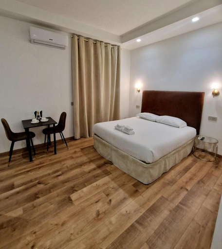 Bedroom 2, Cuma Guesthouse, Rome