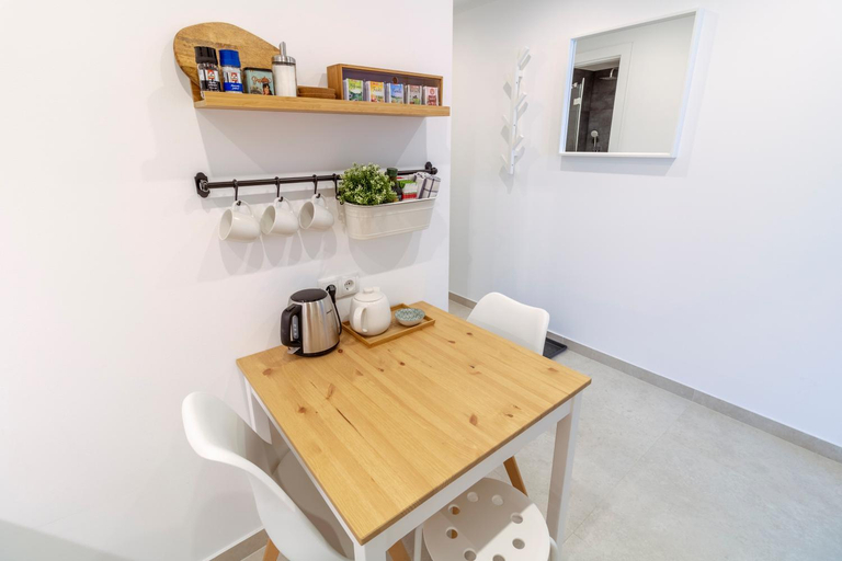 Others 4, Boutique Sky City Apt. with BALCONY / TOP SPOT, Wien