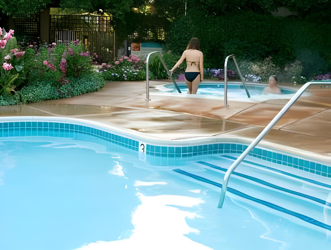 Sport & Beauty 4, El Pueblo Inn, Sonoma