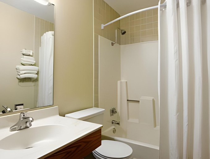 Bathroom 4, I M Hotel by Timberlake, Itasca
