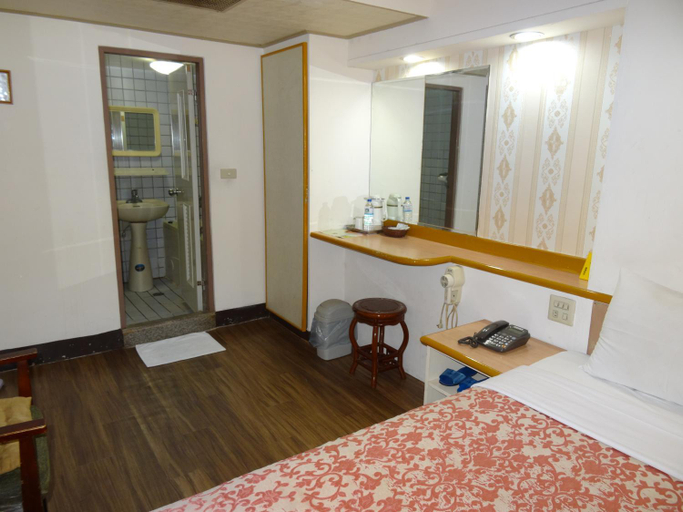 Bedroom 2, Jia Xin Hotel, Chiayi City