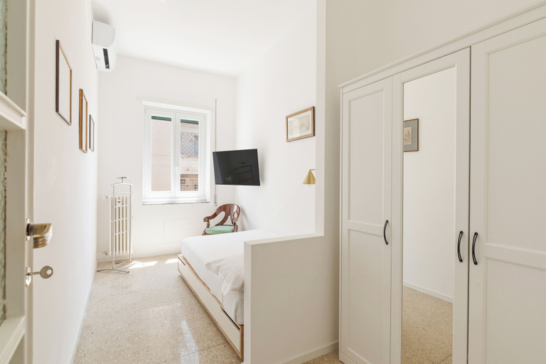Others 5, Bright And Spacious Family Apartment In Parioli, Roma