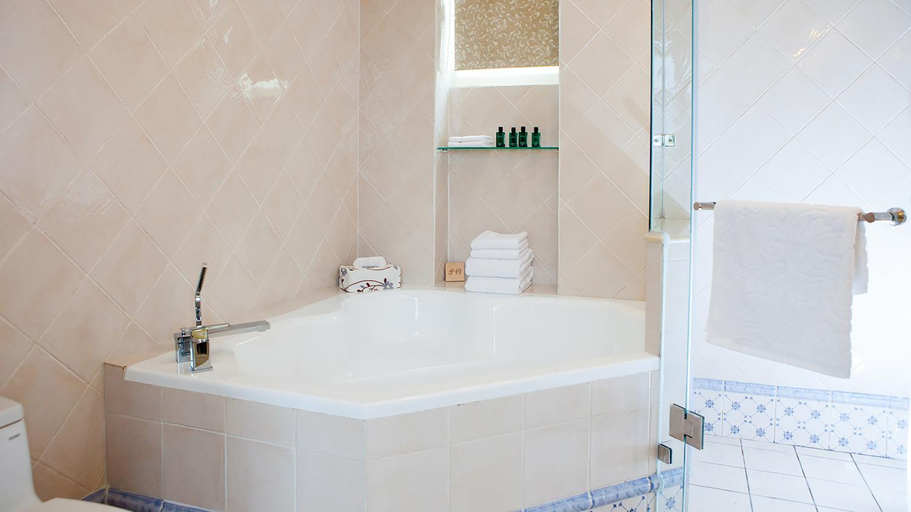 Bathroom, You Yueh, Tainan
