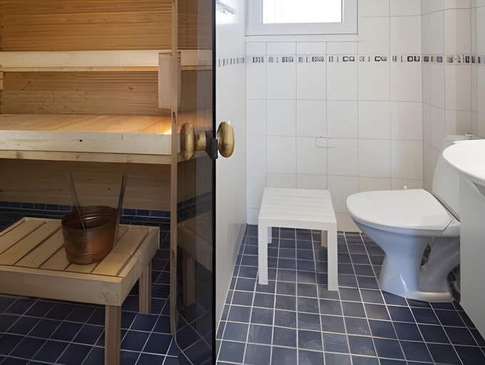 Bathroom 2, Holiday Club Airisto Apartments, Finland Proper