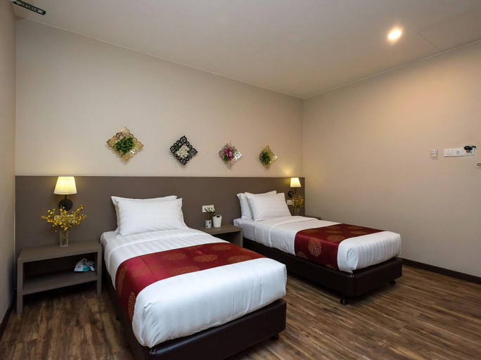 Bedroom 3, Oyo 490 Dk Hotel, Johor Bahru