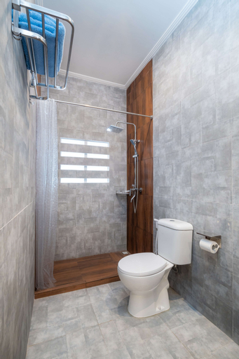 Bathroom 4